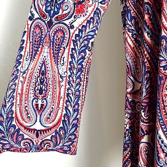 Honeyme Red, White & Blue Paisley Design Tunic, Longer on the Sides, Size 1X - Picture 5 of 8